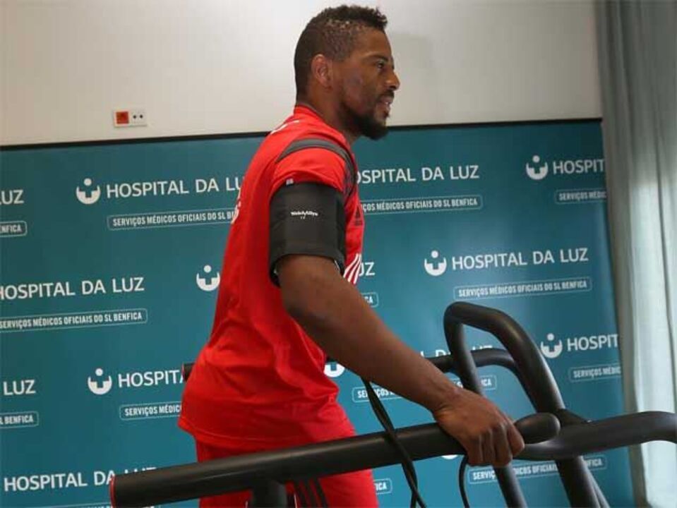 Eliseu oficializado por duas temporadas