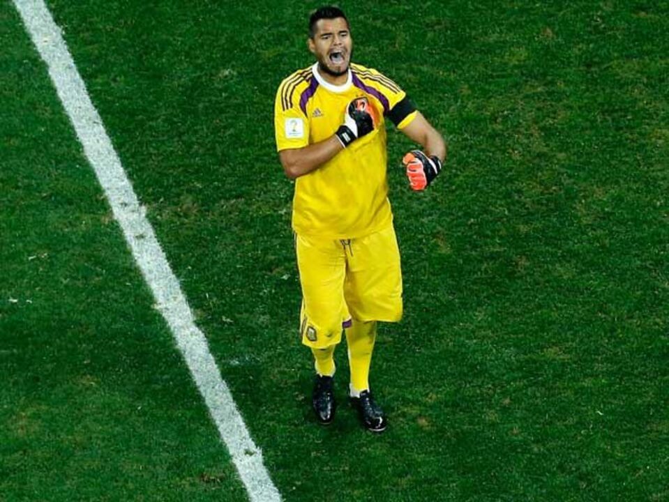 Águia agrada a Romero