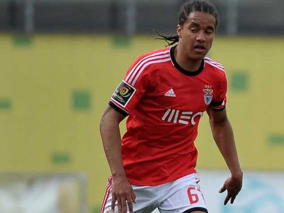 Triunfo sobre os Sub-20 Ajax em festival de golos (4-3)