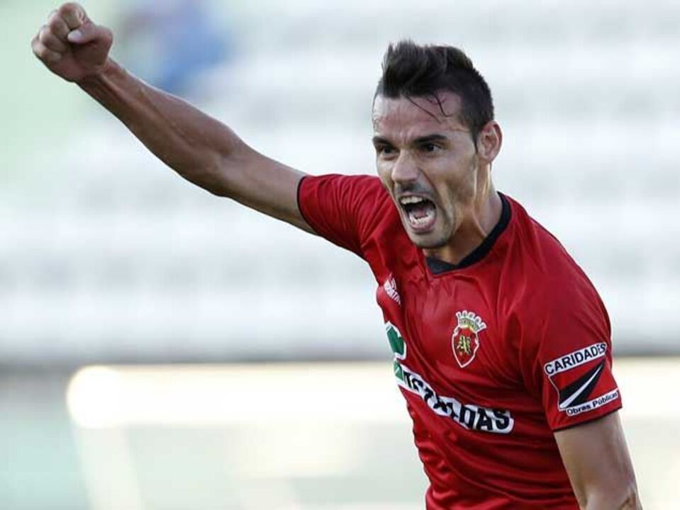 Chipre: Gabi ruma ao Nea Salamis