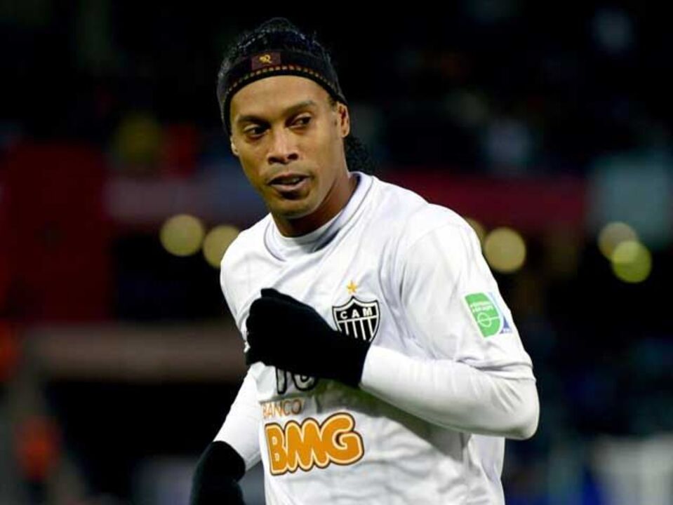 Ronaldinho deixa o Atlético Mineiro