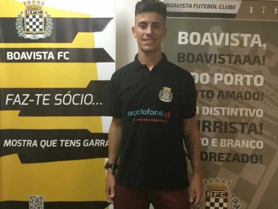 Phillipe Sampaio assina por três épocas