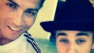 Cristiano Ronaldo 'prepara nova época' com... Justin Bieber