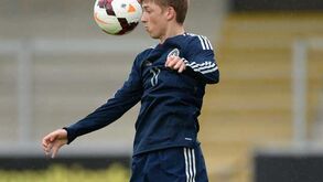 Sporting ganha corrida por Gauld