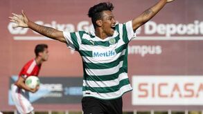 Matheus Pereira na porta de saída