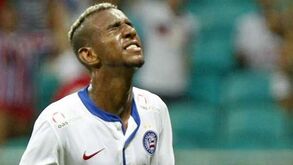 Pé esquerdo talhado para as bolas paradas