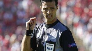 Carlos Xistra dirige jogo da Liga Europa