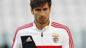 Valencia oficializa André Gomes