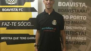 Phillipe Sampaio assina por três épocas