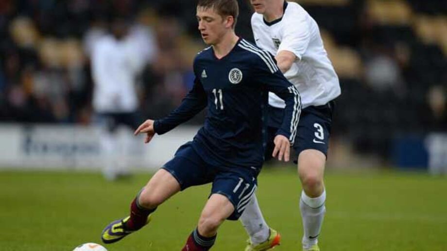 Gauld moldado por adjunto de Nuno no Rio Ave