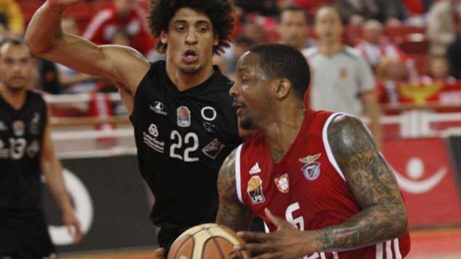 Arnette Hallman substitui lesionado Betinho na Seleção