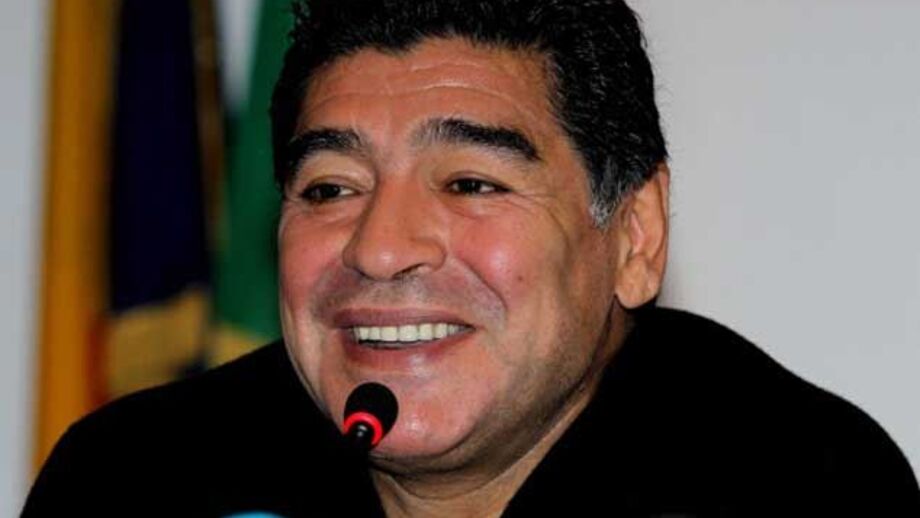 Maradona ri à gargalhada da desgraça brasileira