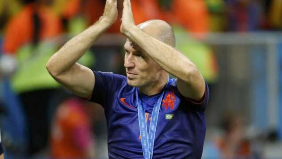 Robben: «Vou continuar na seleção»