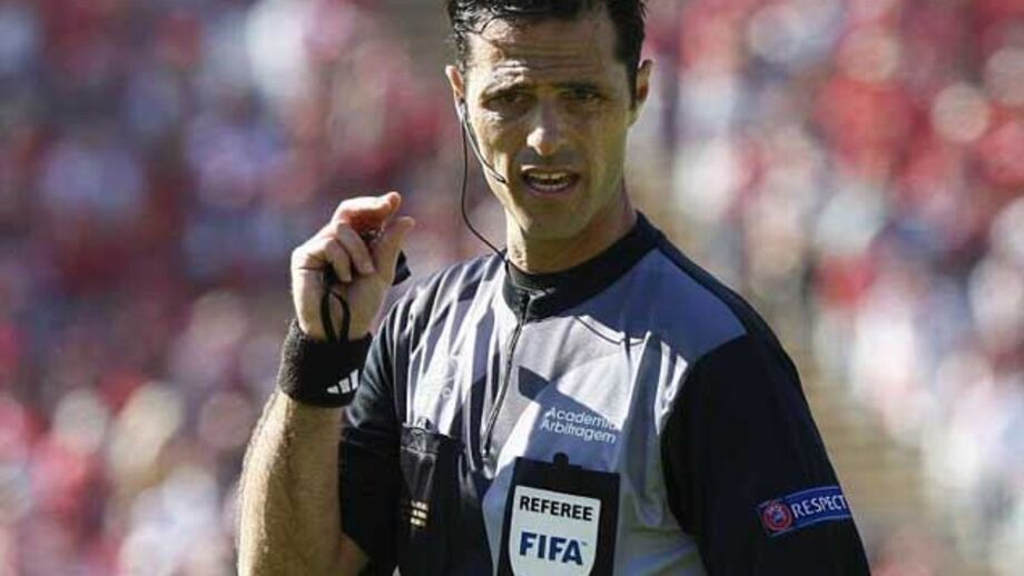 Carlos Xistra dirige jogo da Liga Europa