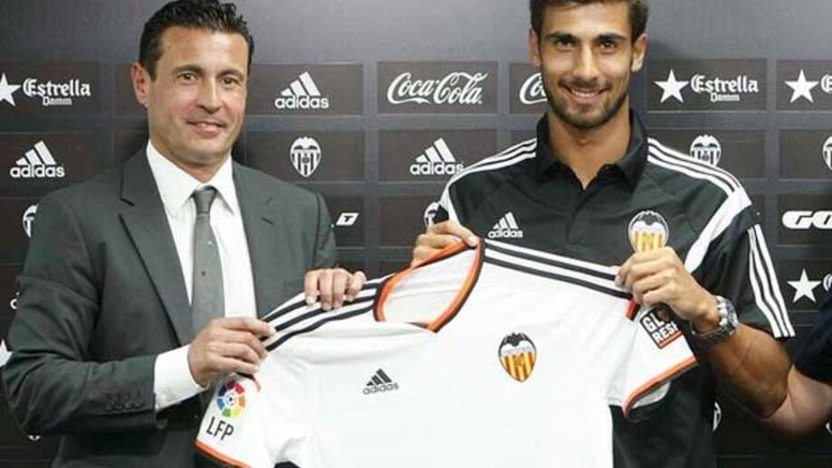 Valencia regista André Gomes como emprestado pelo Benfica