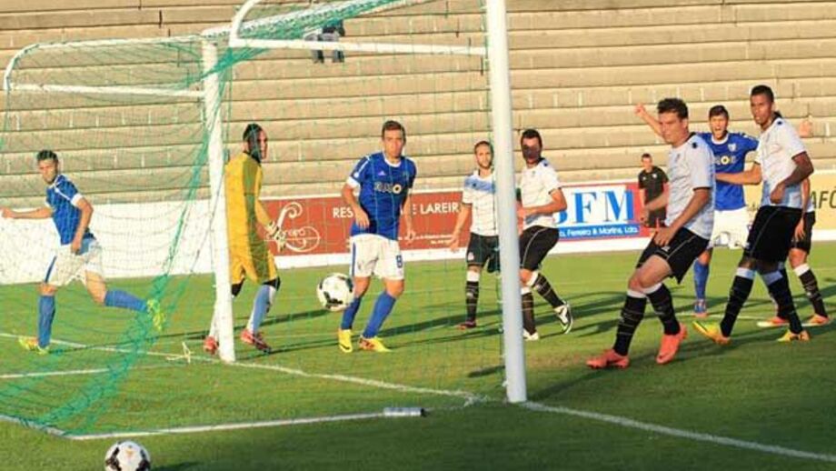 Famalicão impõe derrota pesada
