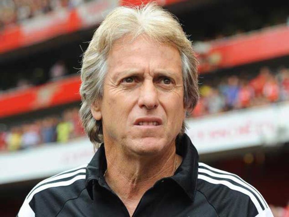 Jesus quer mais três reforços