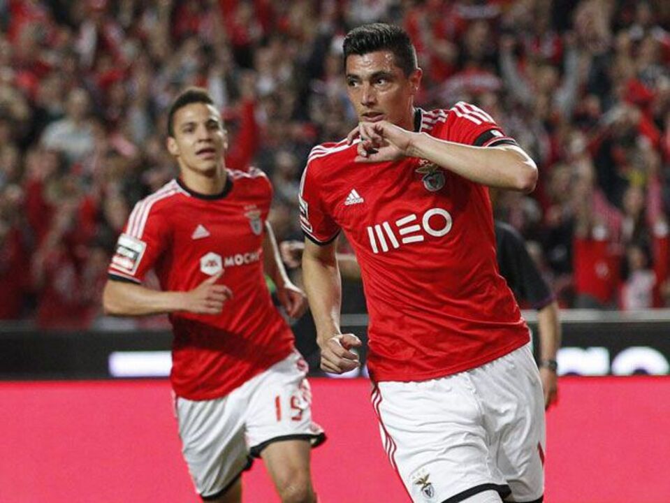 Cardozo rende 4 milhões de euros