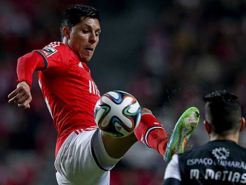 Agente de Enzo Pérez em Lisboa para resolver futuro