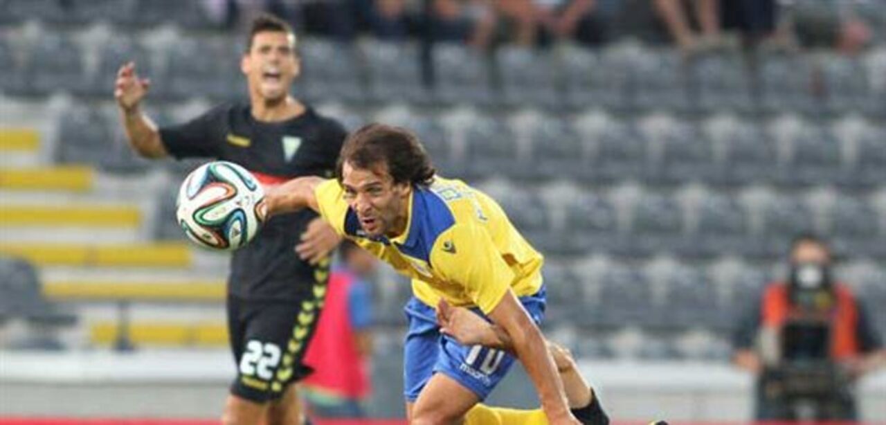 Arouca-Estoril, 1-1: Solo de Pintassilgo em pauta de canário