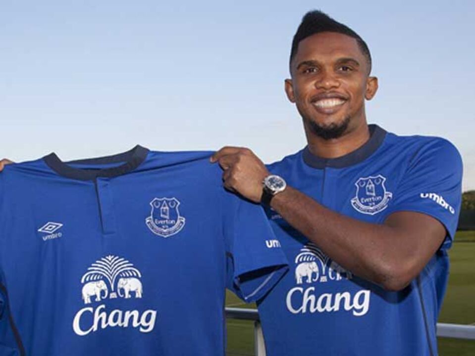 Eto'o assina pelo Everton