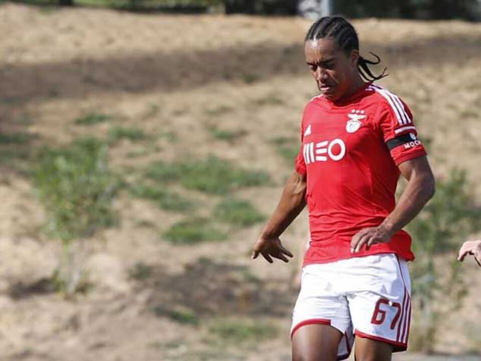 Oliveirense-Benfica B, 0-1: Águias vencem com 10 jogadores