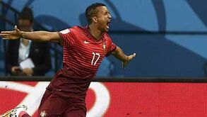 Nani volta à casa de partida para reencontrar o ouro