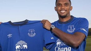 Eto'o assina pelo Everton
