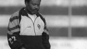 Morreu o antigo jogador Tião