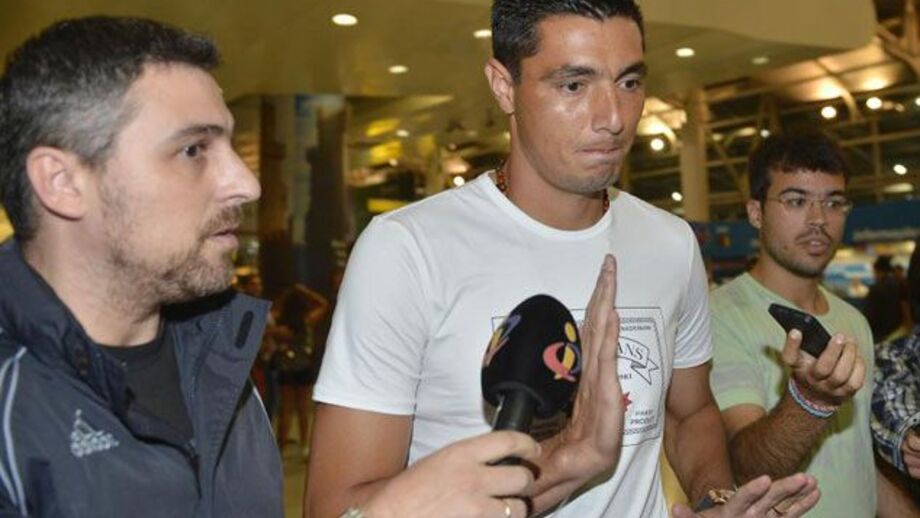 Águias oficializam saída de Cardozo