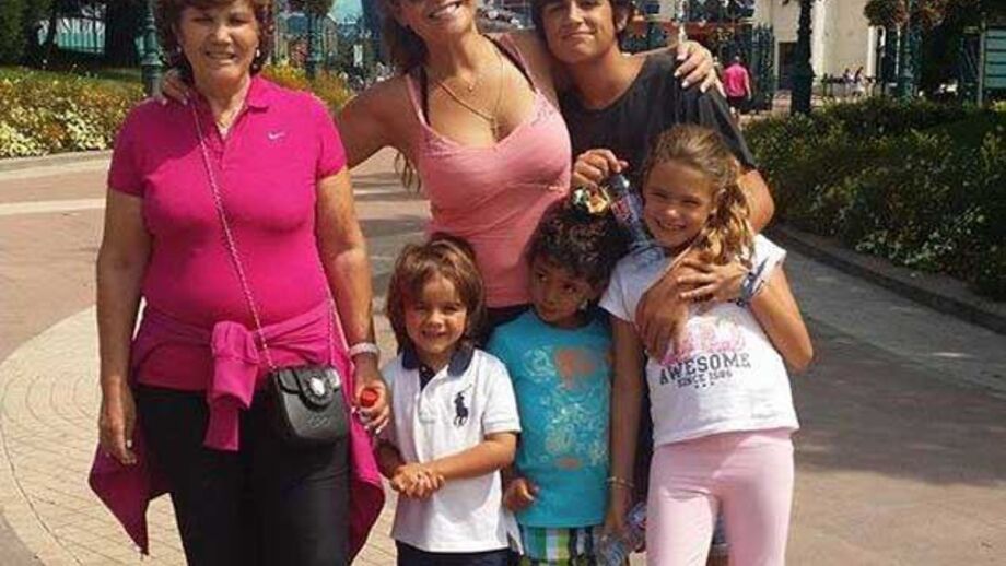 Família Aveiro na Disneyland