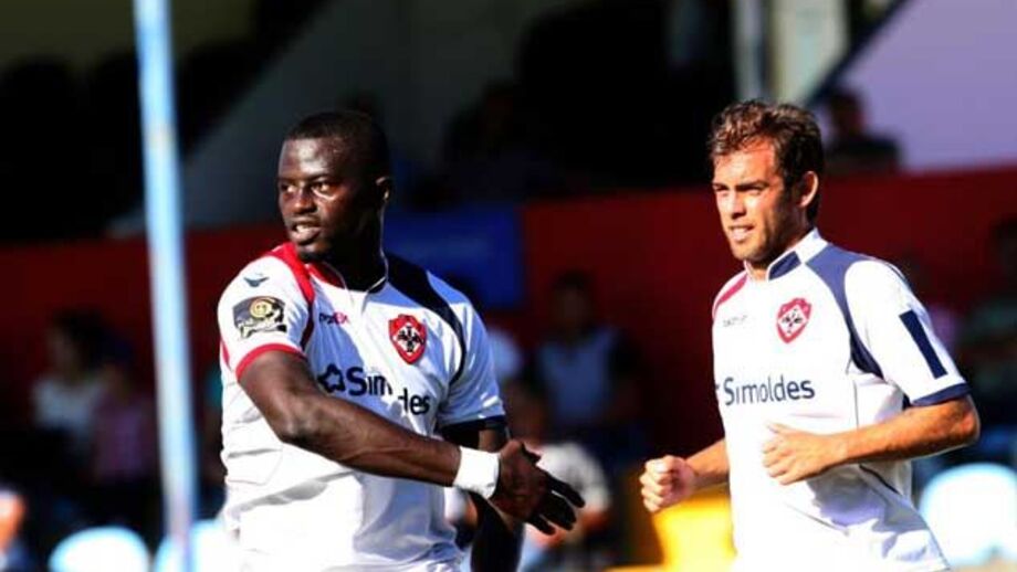 Trofense-Oliveirense, 0-1: Visitantes isolam-se na liderança