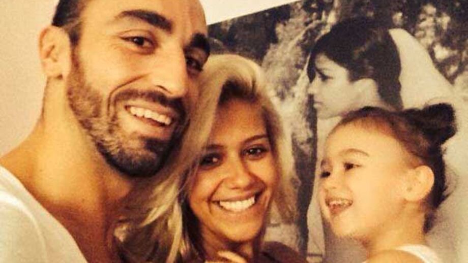 Ricardinho assiste a atuação de Ana Duarte