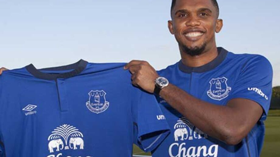 Eto'o assina pelo Everton