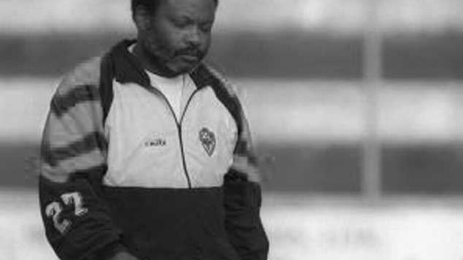 Morreu o antigo jogador Tião