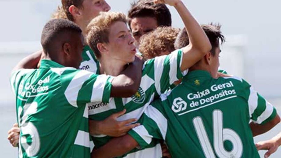 Iniciados: Sporting derrota Sacavenense na estreia (1-0)