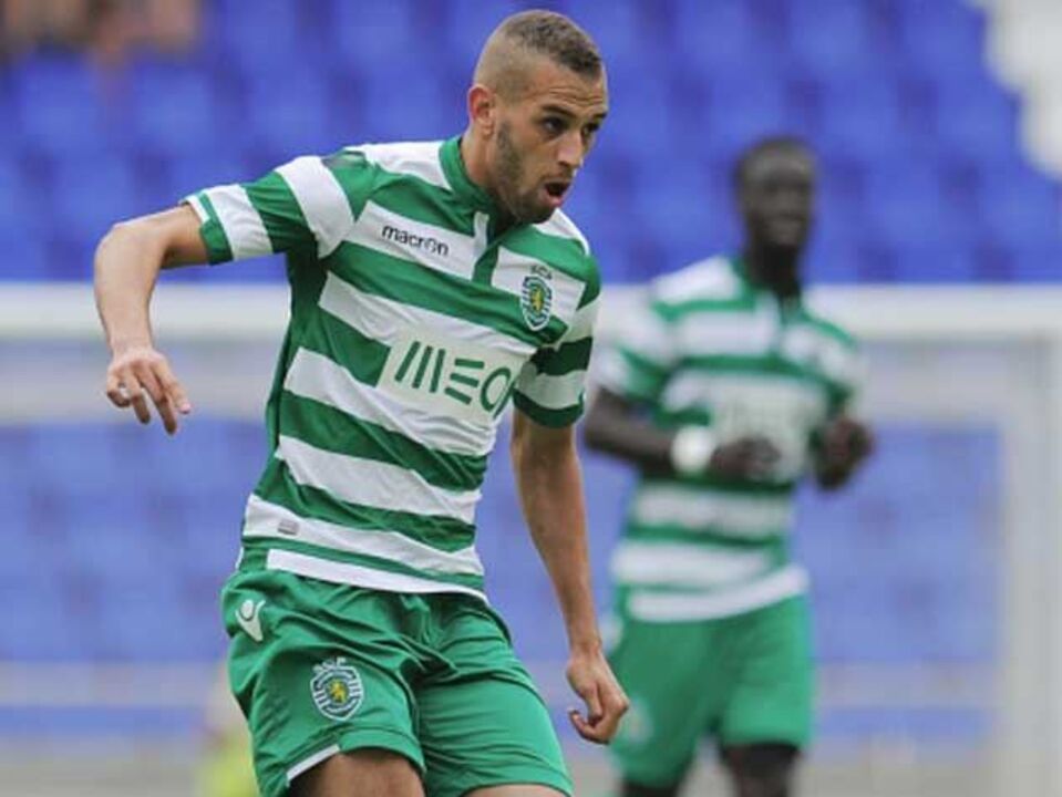 Marco Silva chama Slimani para receção ao Belenenses
