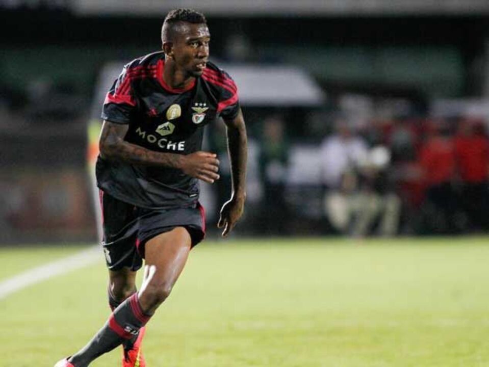 Talisca afastado da seleção por recusar ir a museu