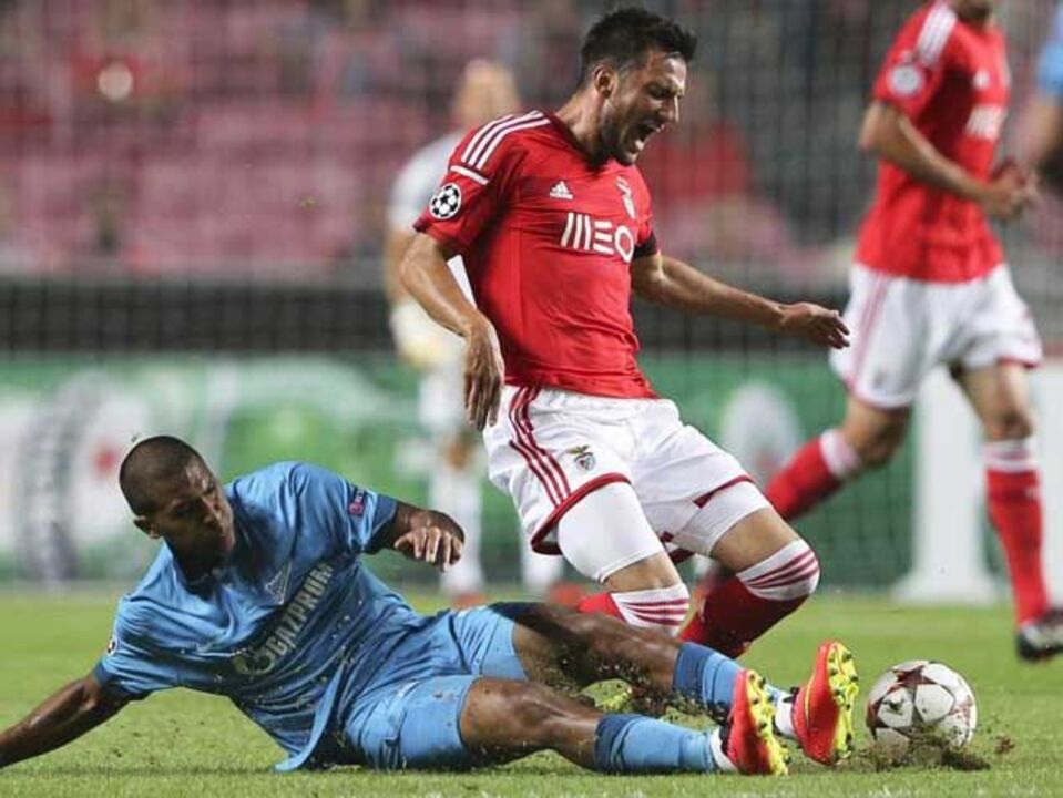 Samaris: «Com 10 jogadores ficou tudo mais difícil»