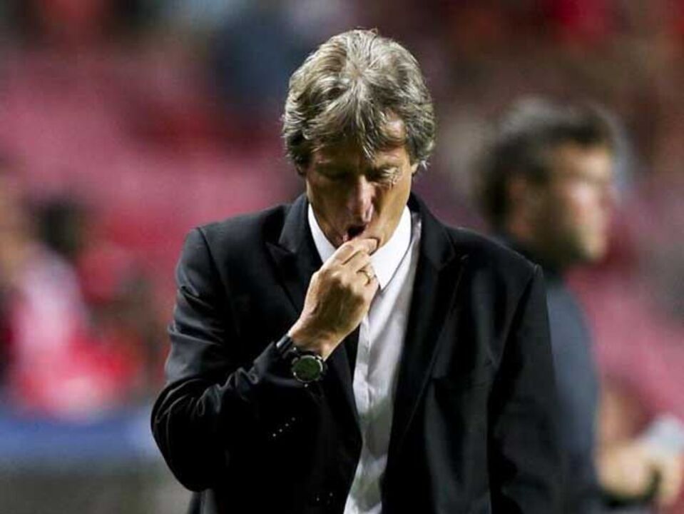 Jorge Jesus: «Fomos melhores com 10 jogadores do que com 11»