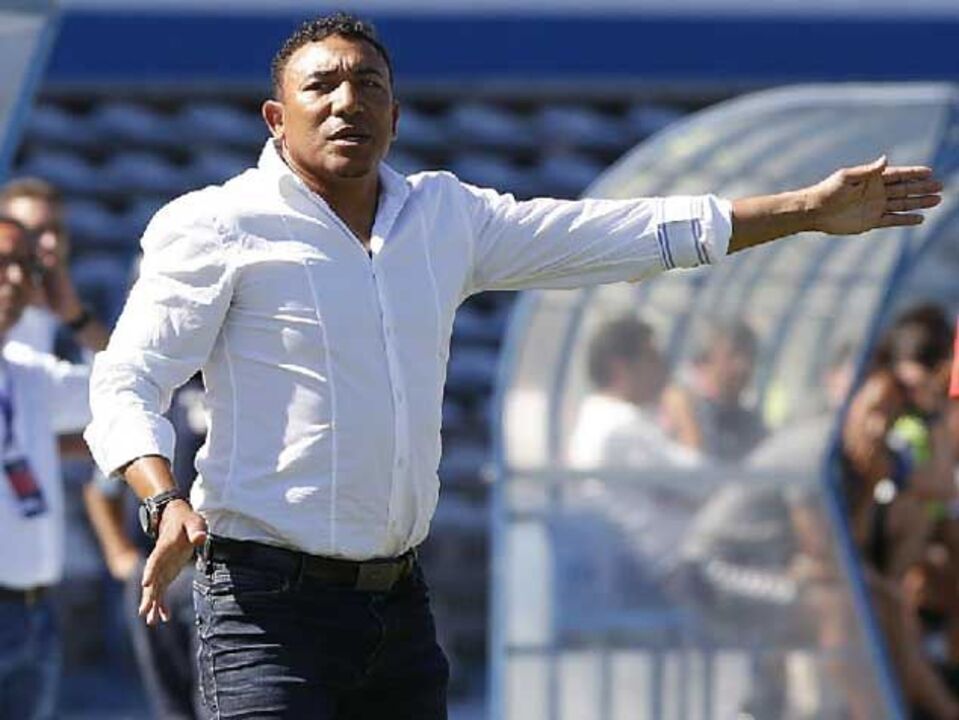 Lito Vidigal: «Carlos Martins? Estou aberto a melhorar a equipa»