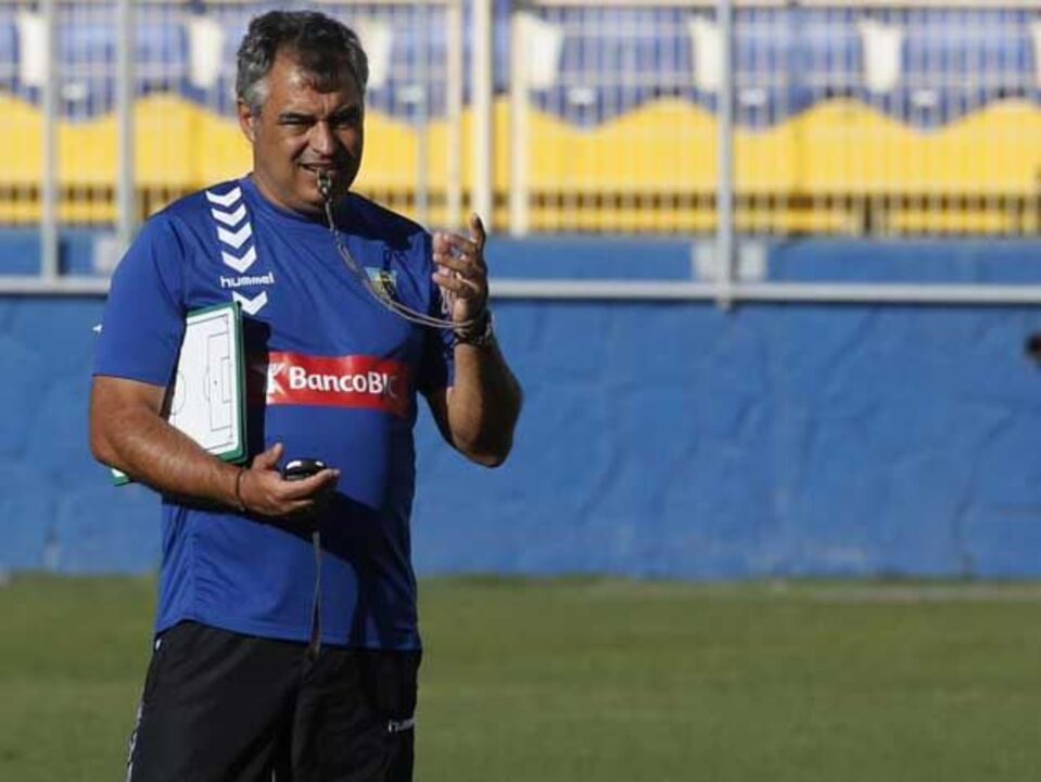 Couceiro: «Vamos tentar anular os pontos mais fortes do Benfica»