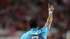 Sangue vermelho atrai tubarão Hulk