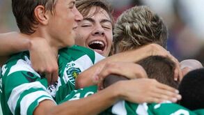 Iniciados: Sporting "esmaga" Oeiras (6-0)