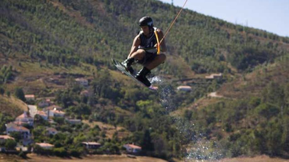 Castelo do Bode acolhe nacional de wakeboard e wakeskate