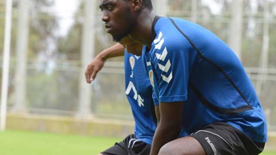 Lesão afasta Djaniny 