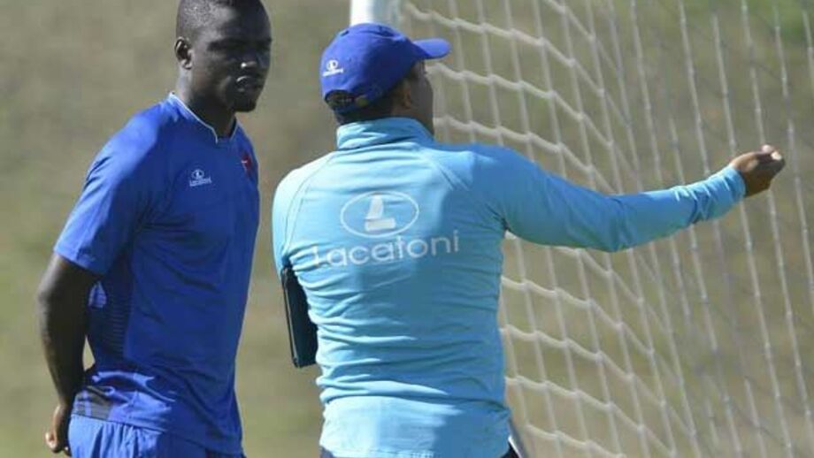 Só Abel Camará fora de contas