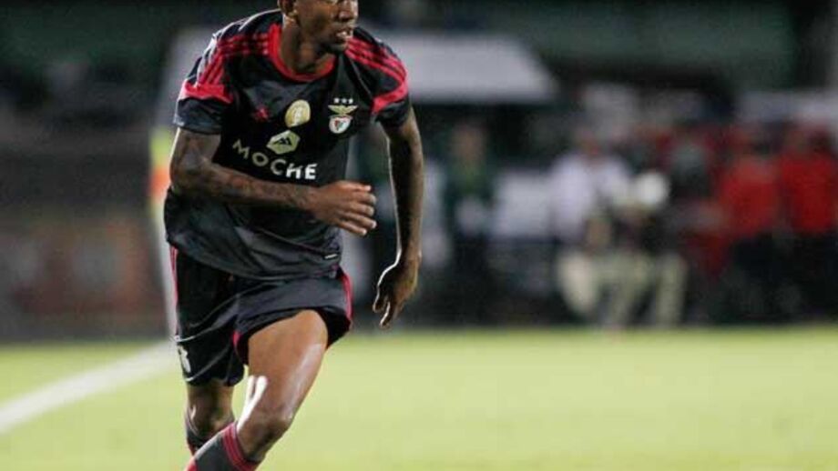 Talisca afastado da seleção por recusar ir a museu