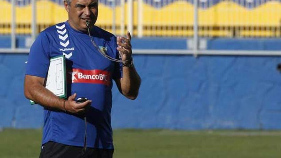 Couceiro: «Vamos tentar anular os pontos mais fortes do Benfica»