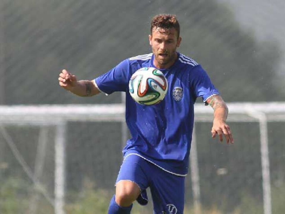 Benfica B empata (2-2) com Feirense